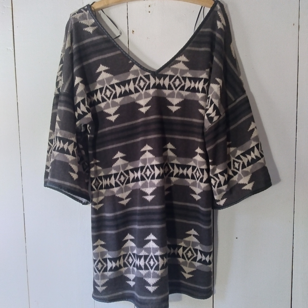 southwest aztek tunic shirt v neck - Picture 2 of 8